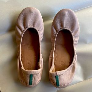 Turks size 6 pale pink